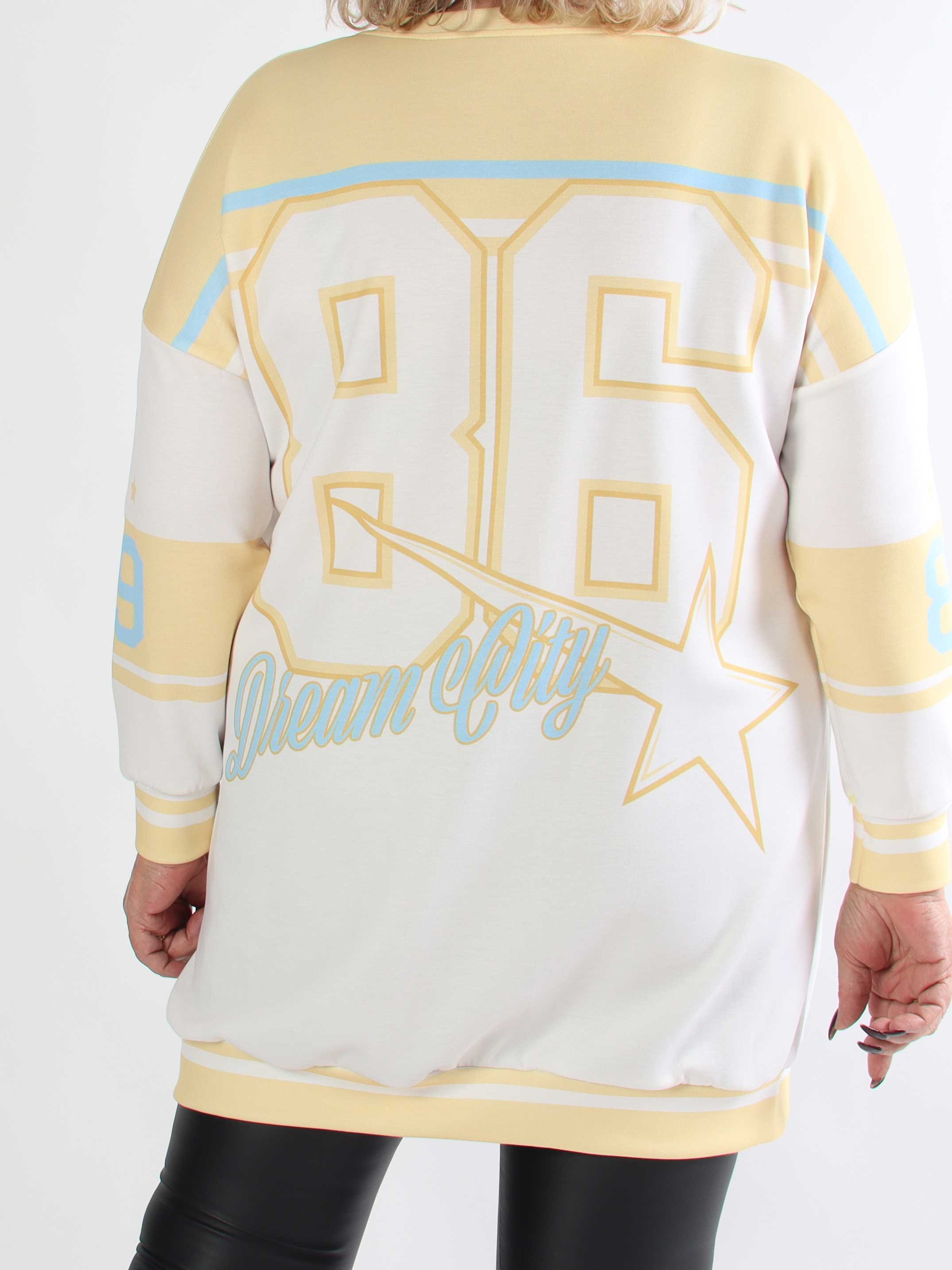 Rosaria - Plus size joggingkjole med New York stående på brystet